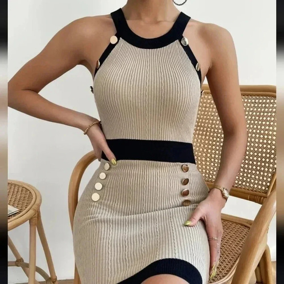 Contrast Trim Button Detail Sweater Dress - Picture 3 of 5